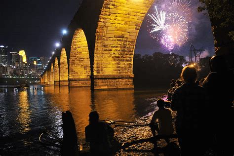 Stone Arch Bridge Fireworks 2024 Ny - Benny Cecelia