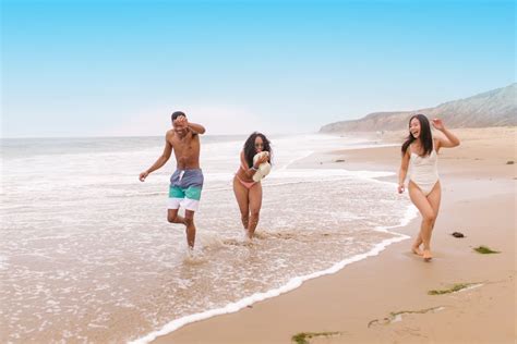 People Having Fun at the Beach · Free Stock Photo