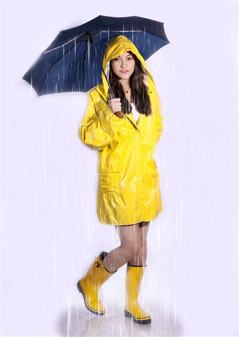 Shiny Yellow Raincoat | Raincoats for women, Raincoat outfit, Raincoats ...