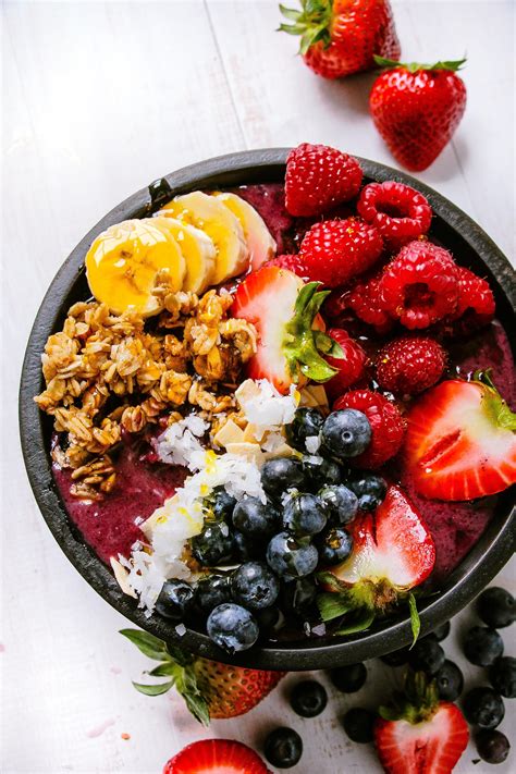 If only all of my breakfast were this beautiful. Copycat Sunrise Acai Bowl from Bonzai bowl ...