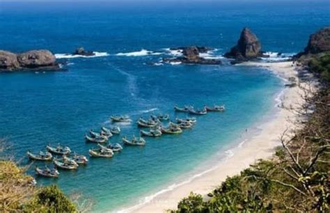 Tanjung Papuma (Jember) - 2020 All You Need to Know BEFORE You Go (with Photos) - Tripadvisor