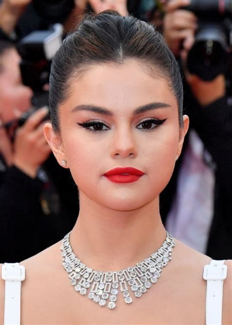 Selena Gomez Cannes Makeup Is Old Hollywood Glam | StyleCaster