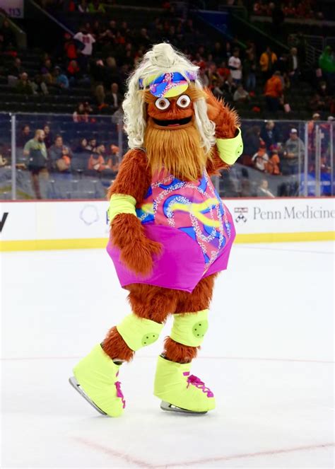 Gritty on Twitter: "Who wore it better? https://t.co/5iZkAKT8jK" / Twitter