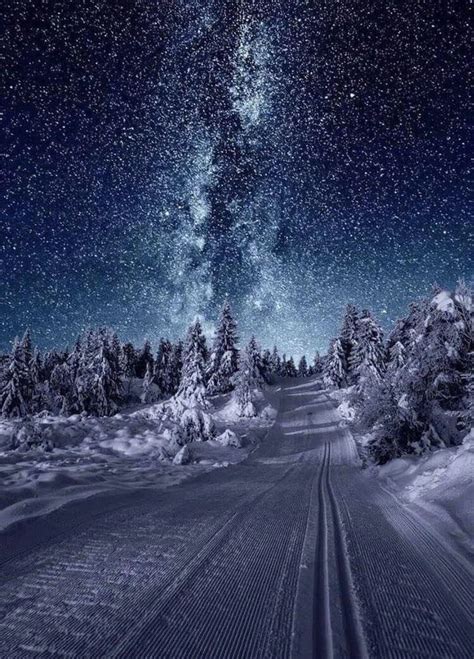 Norway night sky : r/pics