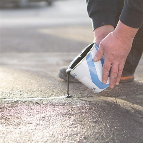 Asphalt Crack Repair | Driveways & Roads | Resincoat