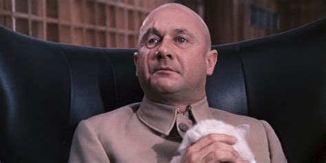 James Bond's Early Credits Made Blofeld's Reveal Even Better