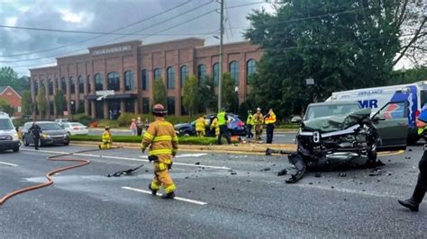 Rivian R1T Crashes Into Another Vehicle Trapping Other Driver Inside