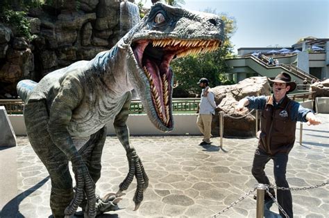 Meet the new dinosaurs roaming Universal Studios Hollywood’s all-new Jurassic World — The Ride ...