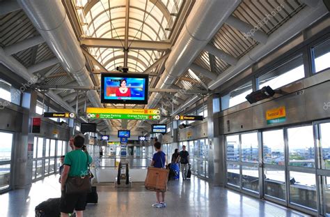 NYC: Terminal 7 Air Train Station at JFK Airport – Stock Editorial Photo © LeeSnider #37413545