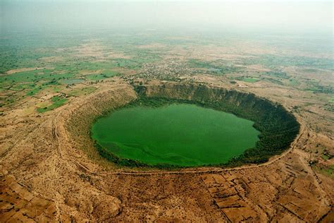 Meteor impact crater at Lonar, Maharashtra - [1600x1067] | Beautiful places to visit, Places to ...