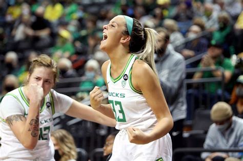 Oregon women’s basketball forward Sydney Parrish entering transfer ...