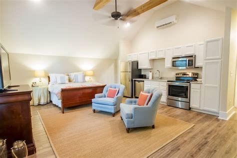 Top 10 Airbnb Vacation Rentals In Ladson, South Carolina - Updated 2024 ...