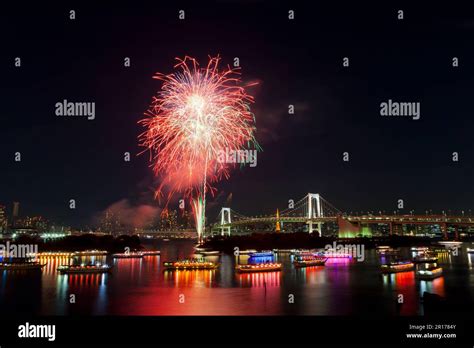 Tokyo Bay Fireworks Stock Photo - Alamy