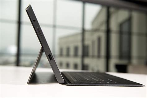 Microsoft's New Surface Tablets—With Kickstand!—Mark Little Upgrade - Bloomberg