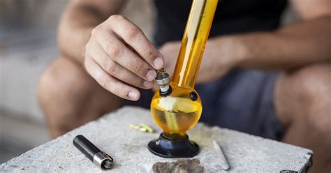 How To Clean A Bong: The Ultimate Guide - Herb Approach