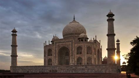 The real story of how Taj Mahal was built