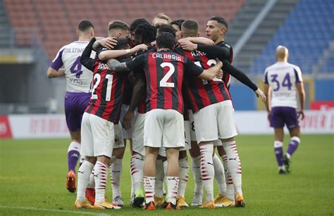 Hasil Liga Italia Semalam: AC Milan dan Napoli Petik Angka Penuh : Okezone Bola