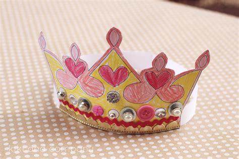 Printable Kings and Queens crown {Free Printable} - The Crafting Chicks