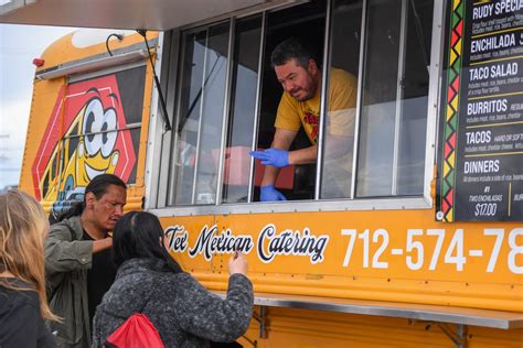 Sioux Falls food trucks host 'Feeding the Homeless' event