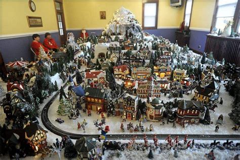 Miniature Christmas Village | Miniatures | Pinterest