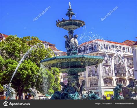 Fountain Rossio Square Lisbon Portugal — Stock Photo © billperry #177633364