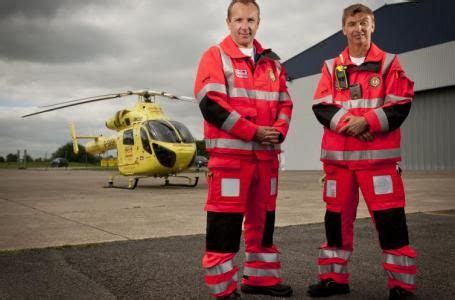 Yorkshire Air Ambulance paramedics- UK | Paramedic uniform, Paramedic ...