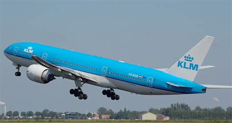 Aircraft Performance Database > B772