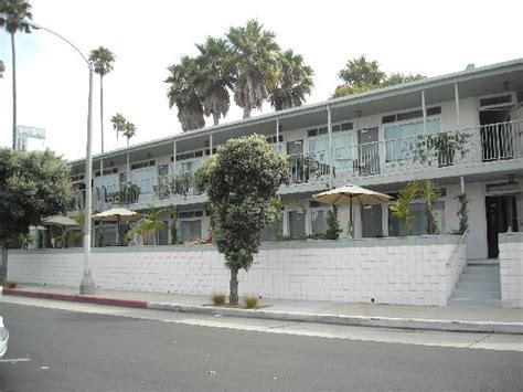 Bayside Hotel, Santa Monica, CA - California Beaches