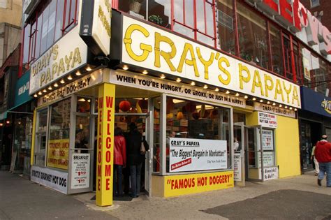 Gray's Papaya to Open New NYC Location