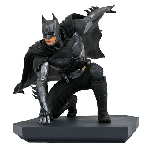 McFarlane Toys DC Movie Statues The Batman Batman 1:6 Scale Resin ...