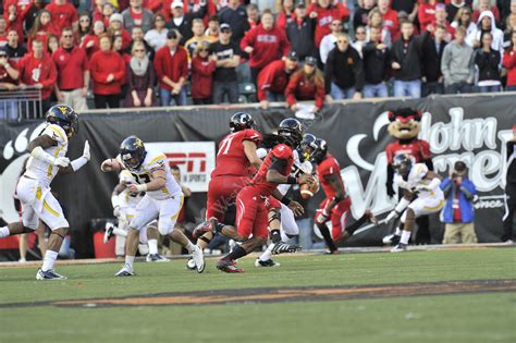 28003 WVU Football Cincinnati November 2011 - wvuphotos