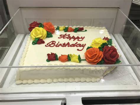 Are the Costco cake displays made from real cake? : r/Costco