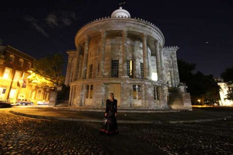 Philadelphia Ghost Tour by Candlelight | GetYourGuide