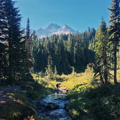 6 Great Summer Hikes in the United States - Pacific Crest Trail #PacificCrestTrail Summer Hike ...