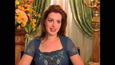 The Princess Diaries 2: Royal Engagement Anne Hathaway Interview - YouTube