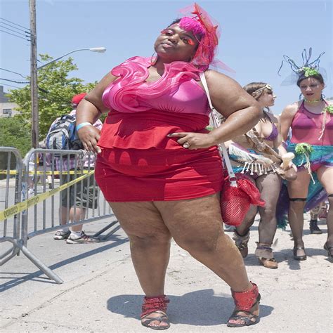 Big Woman in Red. challenge P1080015: TX Photo Doc: Galleries: Digital Photography Review ...