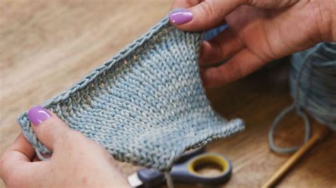 How to Knit a Stretchy Bind Off Stitch