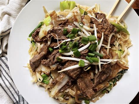 Vietnamese stir fried noodles with beef- “Pho Xao” Recipe + Video ...