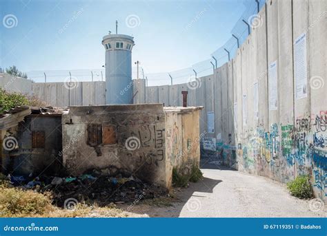 The Israeli West Bank Barrier Editorial Photo - Image of challenge ...