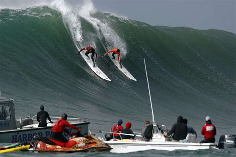 Mavericks surf contest draws thousands to experience thrills