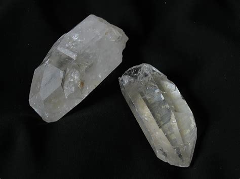 Widows to the Universe Image:/earth/geology/images/quartz_crystals.JPG