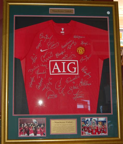 Manchester United 2007/08 Signed and Framed jersey - Pro Sports Memorabilia