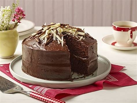 Mary Berry’s best chocolate cake | Recipe | Cake baking recipes ...