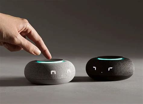 Capsula Mini – Cute Smart Assistant Designed to Engage in Social Interaction With You - Tuvie Design