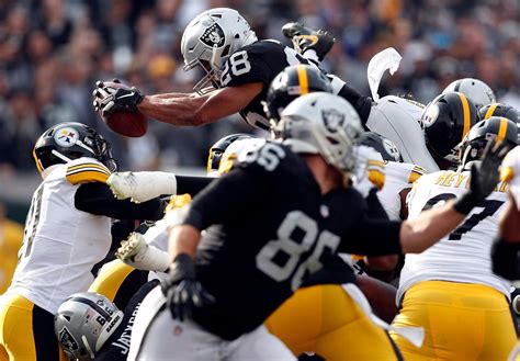 Raiders beat Steelers, 24-21, on last-minute TD - SFGate