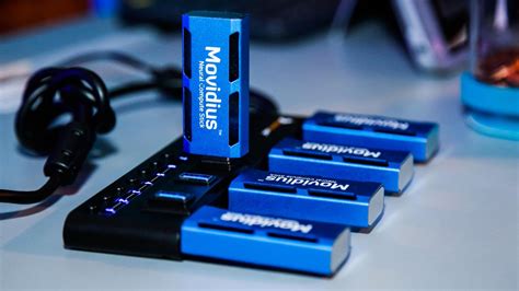 Intel Neural Compute Stick 2 hace que la IA sea más accesible ...