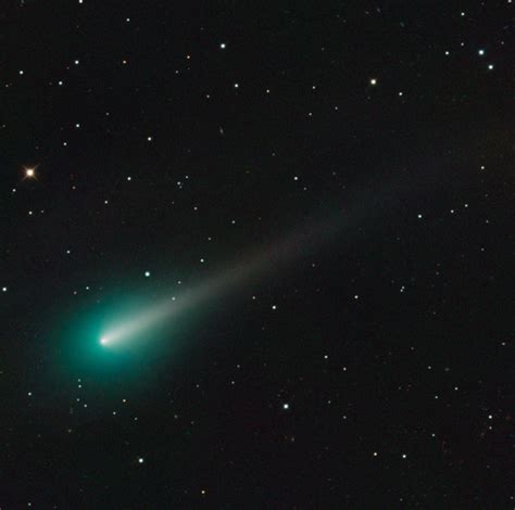 Comet ISON Captured as Breathtaking Green Blaze by Astrophotographer · Guardian Liberty Voice