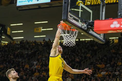 Photo Gallery: Iowa-Michigan Basketball - Sports Illustrated Iowa ...