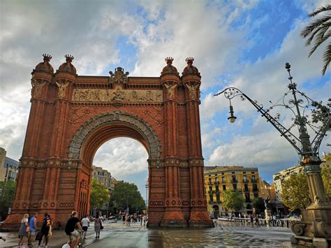 Arc de Triomf Barcelona (1) - Simply Emma