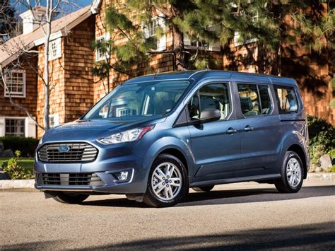 2022 Ford Transit Connect Review, Pricing, and Specs